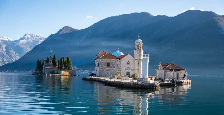 Czy do Czarnogóry potrzebny jest paszport? Sprawdź wymagania podróżne